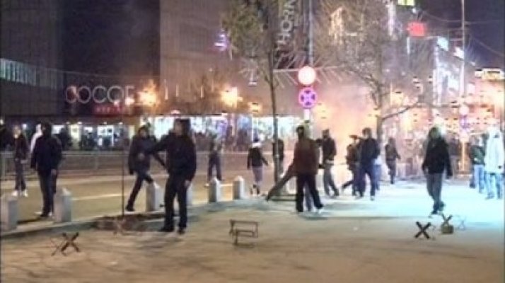 Ca să calmeze spiritele, PDL ar fi dispus să negocieze cu suporterii o lege mai blândă antihuligani
